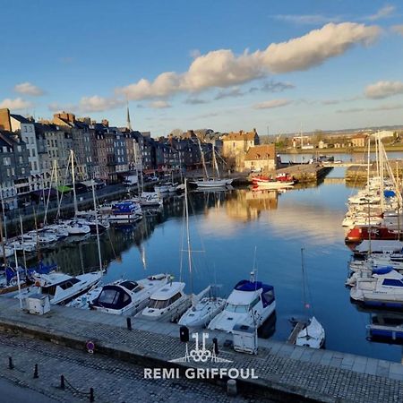 Racing The Wind Breathtaking Port View 2 Pers Lägenhet Honfleur Exteriör bild
